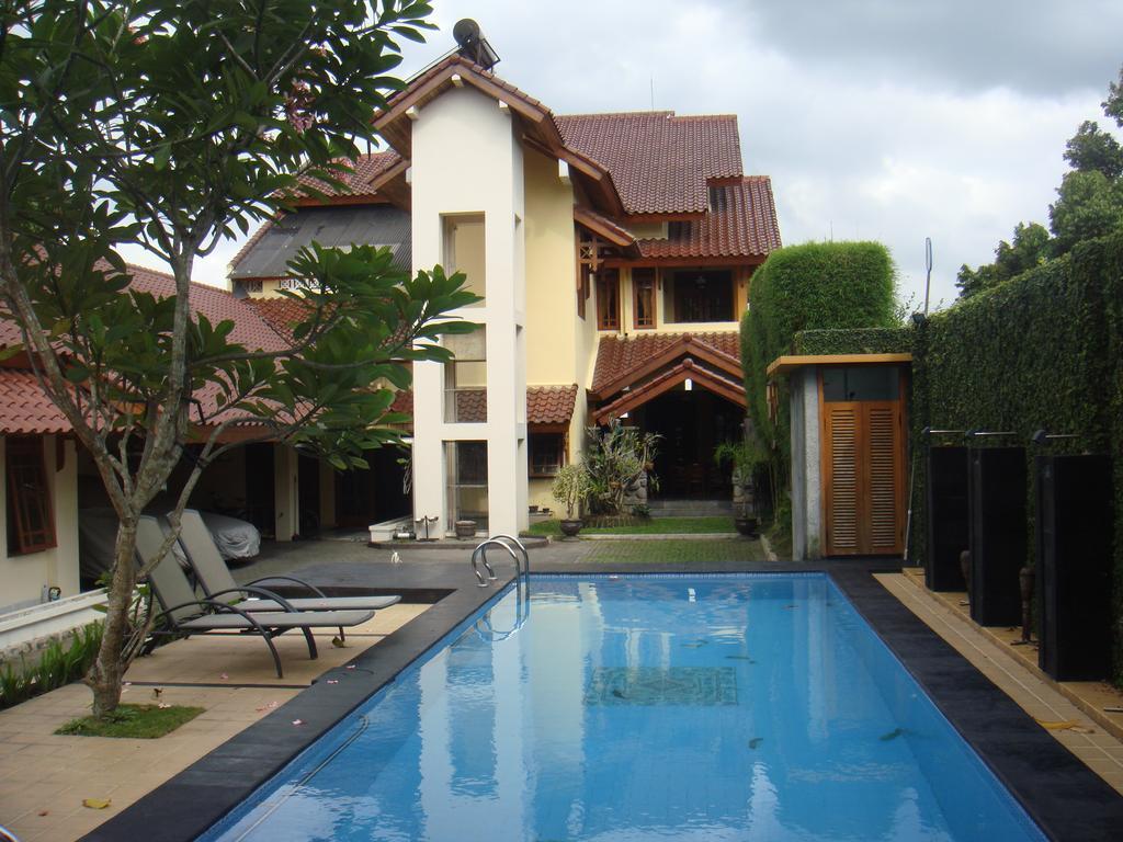 D Ajenk Boutique Guesthouse Kejayan 외부 사진